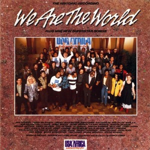 El batería de la nueva banda de Mike es John Robinson, el mismo que participó en vinilos como "We Are The World"