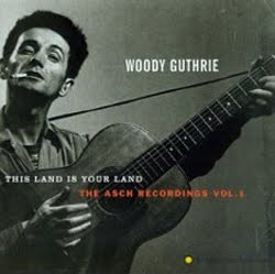 Woody Guthrie fue un creador admirado por canciones como "This Land Is Your Land"