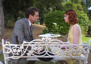 Pese al diferente punto de vista, Woody Allen parece rendir tributo tangencial a "La trama", de Alfred Hitchcock/ Photo Credits: Sony Pictures Classics