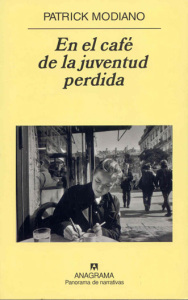 Patrick Modiano suele moverse por decorados agrestes, donde los personajes buscan su identidad