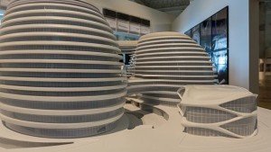 El recorrido expositivo se compone de más de 300 trabajos de Zaha Hadid/ Photo Credits: Zaha Hadid y El Museo del Hermitage
