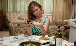 Brie Larson posee una belleza cargada de ambigüedad