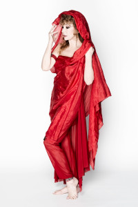 Victoria Vera es experta en dotar de físico a mujeres marcadas por fuertes contradicciones/ Foto: Teatro Fernán Gómez