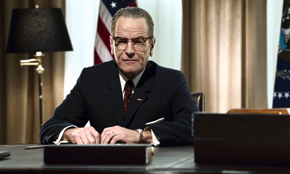 Bryan Cranston (en la foto) ha logrado un gran parecido con Lyndon B. Johnson