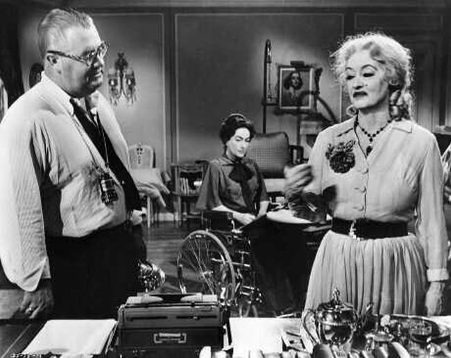 Robert Aldrich vivió un infierno al tener que mediar en los enfrentamientos entre Bette Davis y Joan Crawford