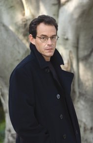 Daniel Silva es uno de los escritores con mayor éxito en la actualidad, en USA y Reino Unido