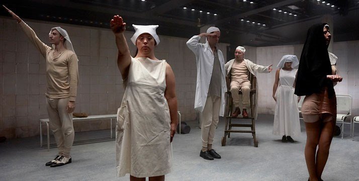 El CDN ha permitido a Magda Laberga y Laila Ripoll disponer de un escenario de connotaciones telúricas para la obra/ Foto: MarcosGpunto y CDN