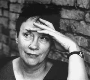 Annie Proulx denuncia a través de la historia explotación de las colonias por parte de las metrópolis imperialistas