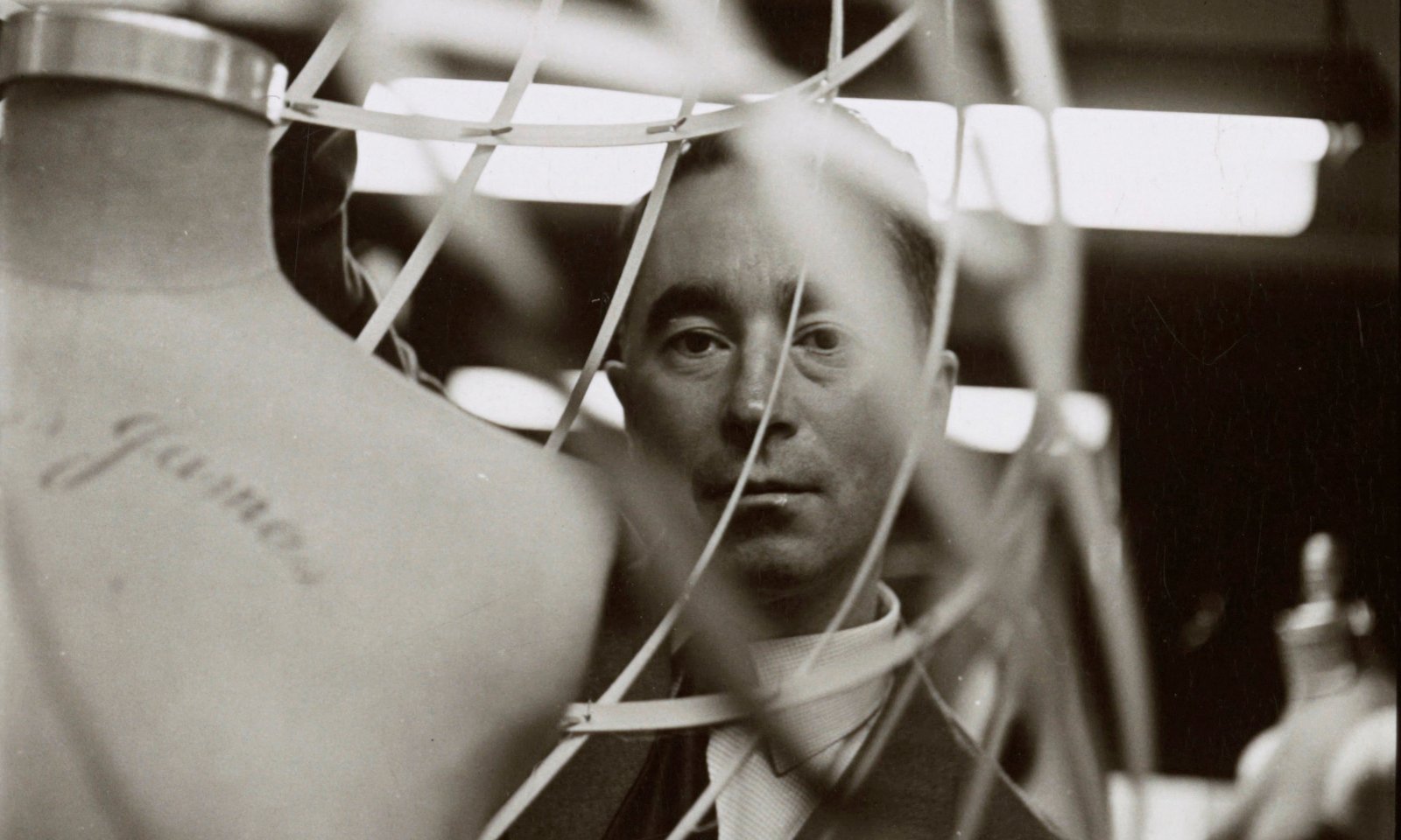 Charles James triunfó en el mundo de la moda, con sus creaciones admiradas en todos los continentes