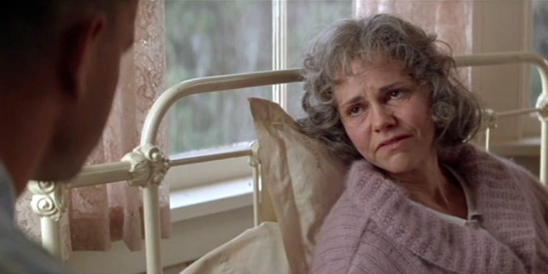Sally Field (en la imagen) encarna a la dolorida Kate Keller